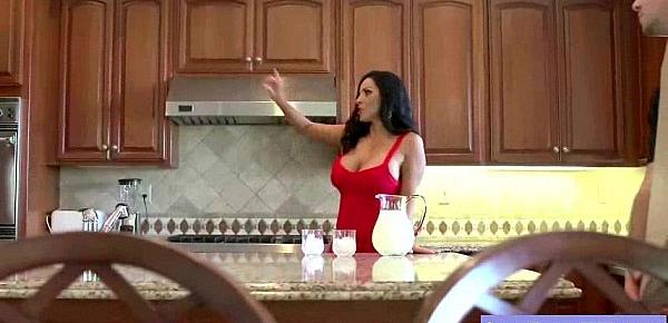  Busty Housewife (veronica rayne) Enjoy On Cam Hardcore Sex movie-29